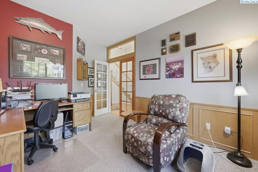 1525 NW Nicole Ct, Pullman, WA 99163