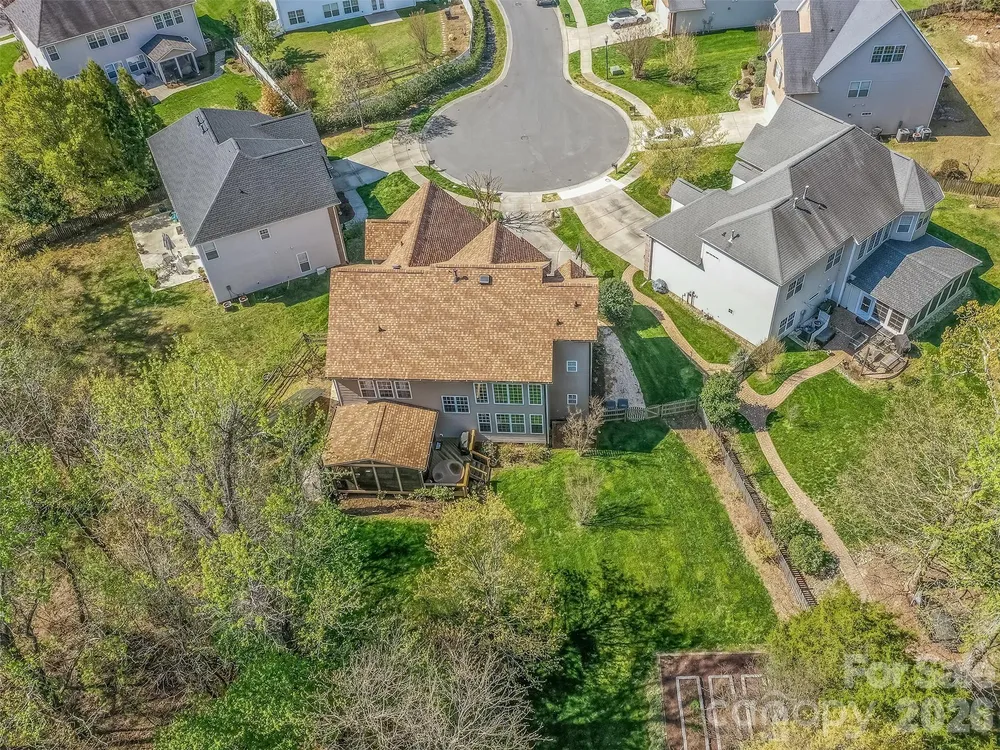 12103 Crescent Run Ct, Charlotte, NC 28277