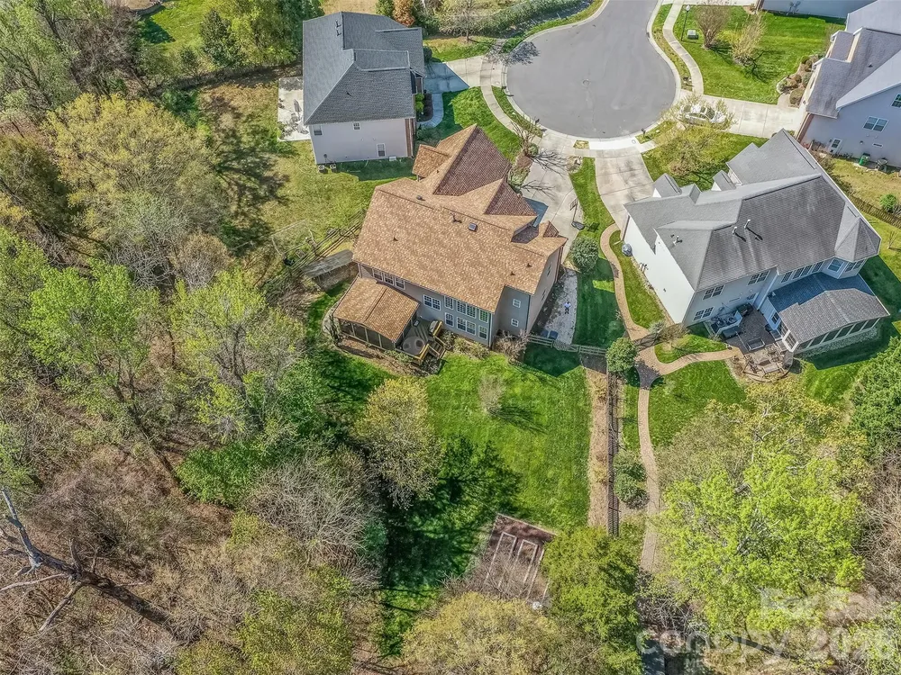 12103 Crescent Run Ct, Charlotte, NC 28277