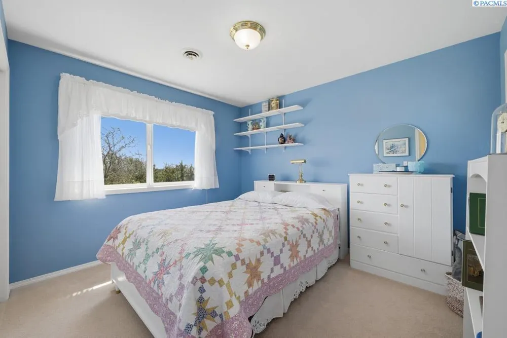1525 NW Nicole Ct, Pullman, WA 99163
