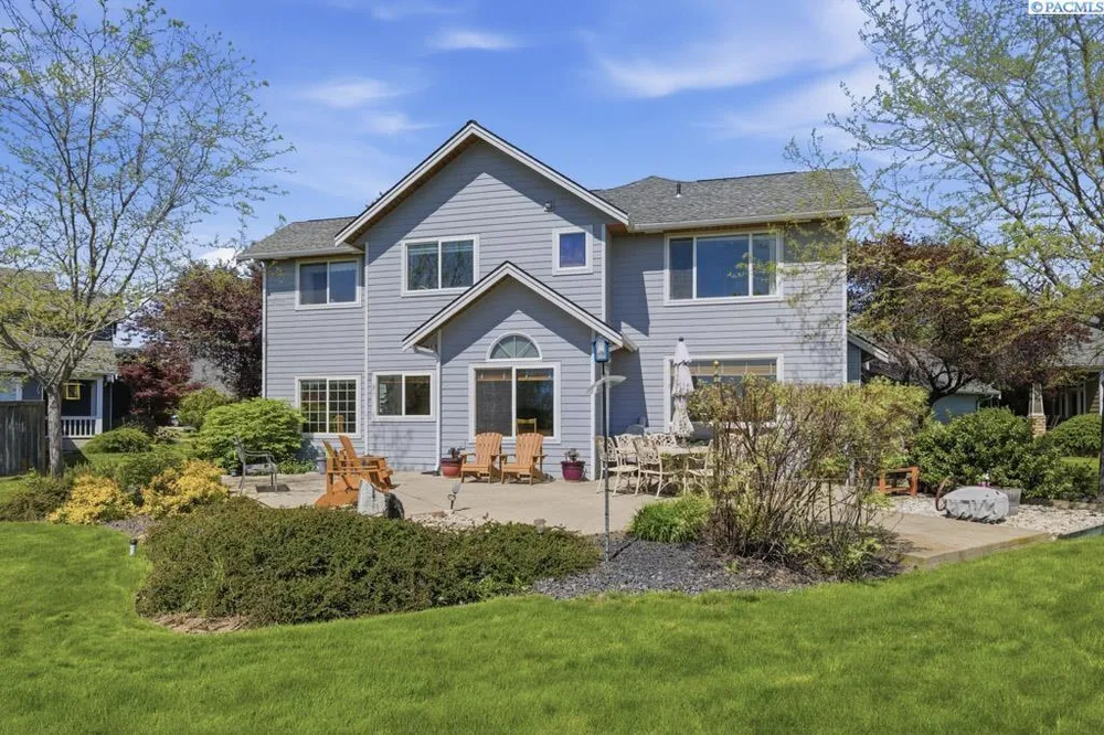 1525 NW Nicole Ct, Pullman, WA 99163