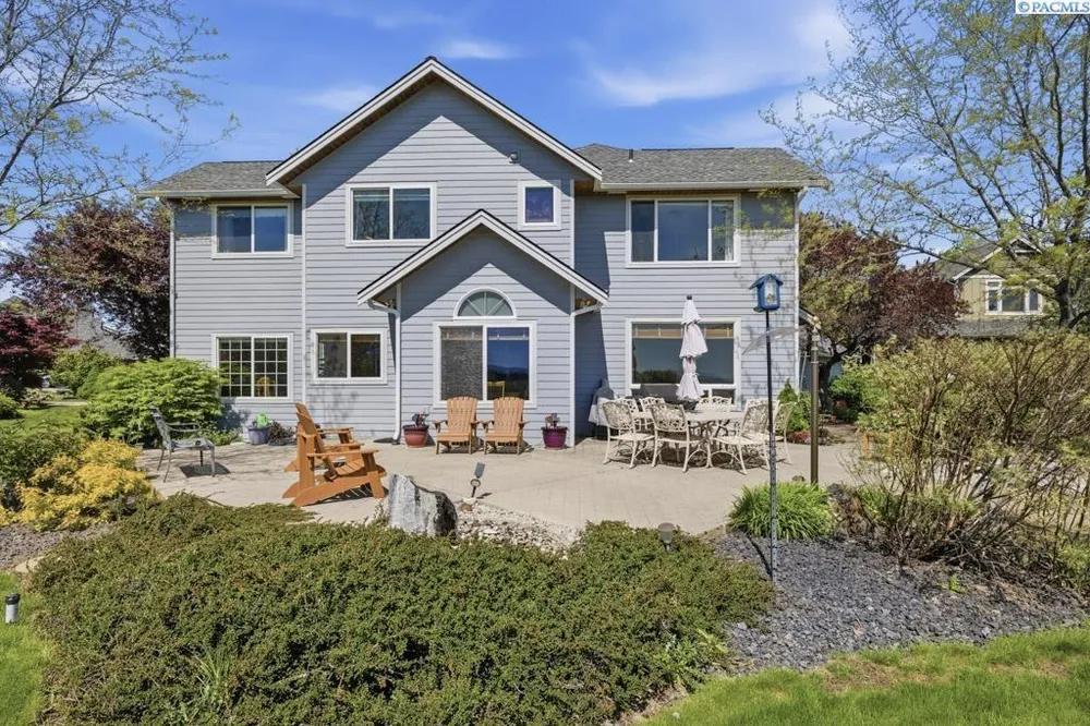 1525 NW Nicole Ct, Pullman, WA 99163