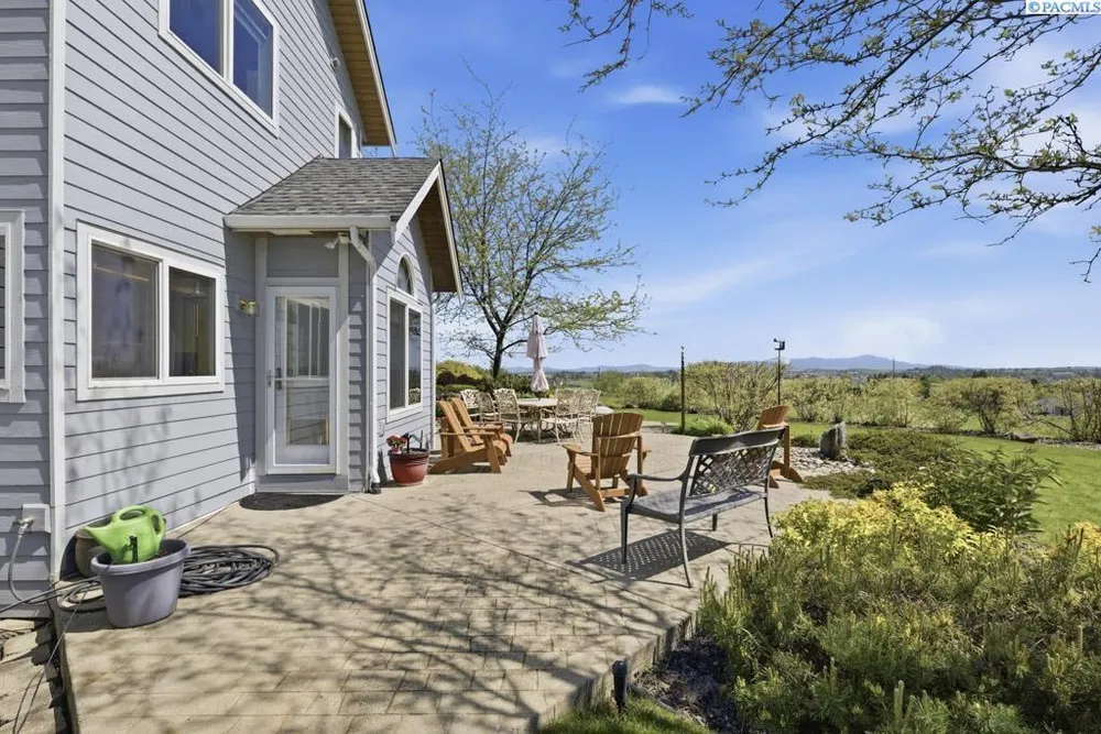 1525 NW Nicole Ct, Pullman, WA 99163