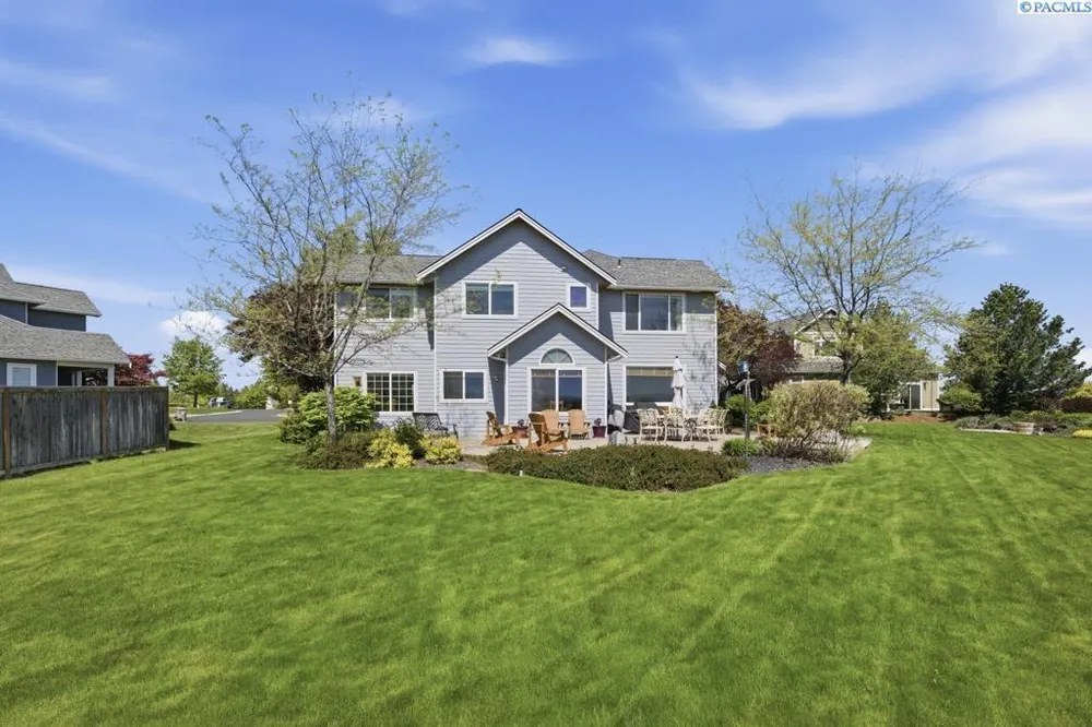 1525 NW Nicole Ct, Pullman, WA 99163