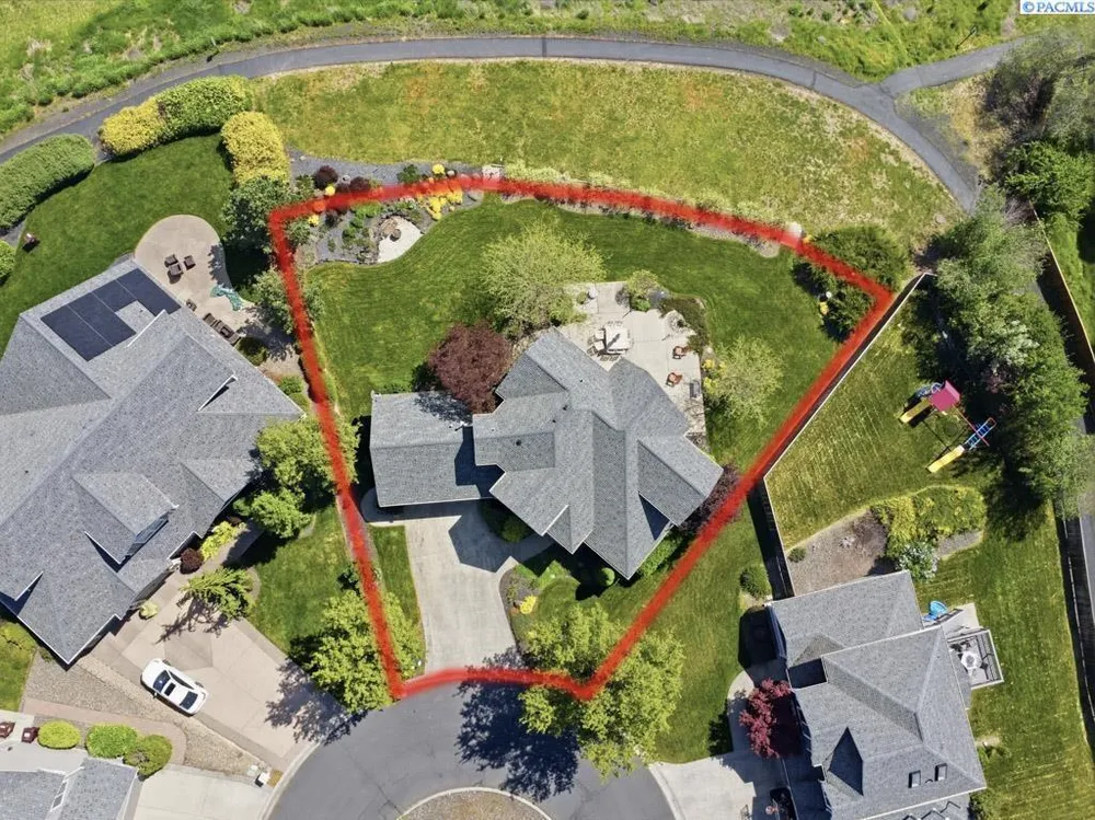 1525 NW Nicole Ct, Pullman, WA 99163