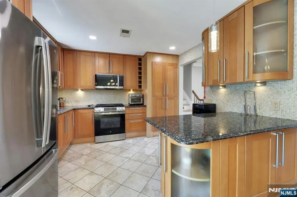 9-09 Elaine Terrace, Fair Lawn, NJ 07410