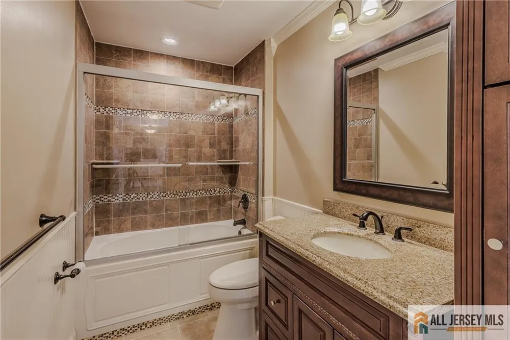 16 South St, Old Bridge, NJ 08857