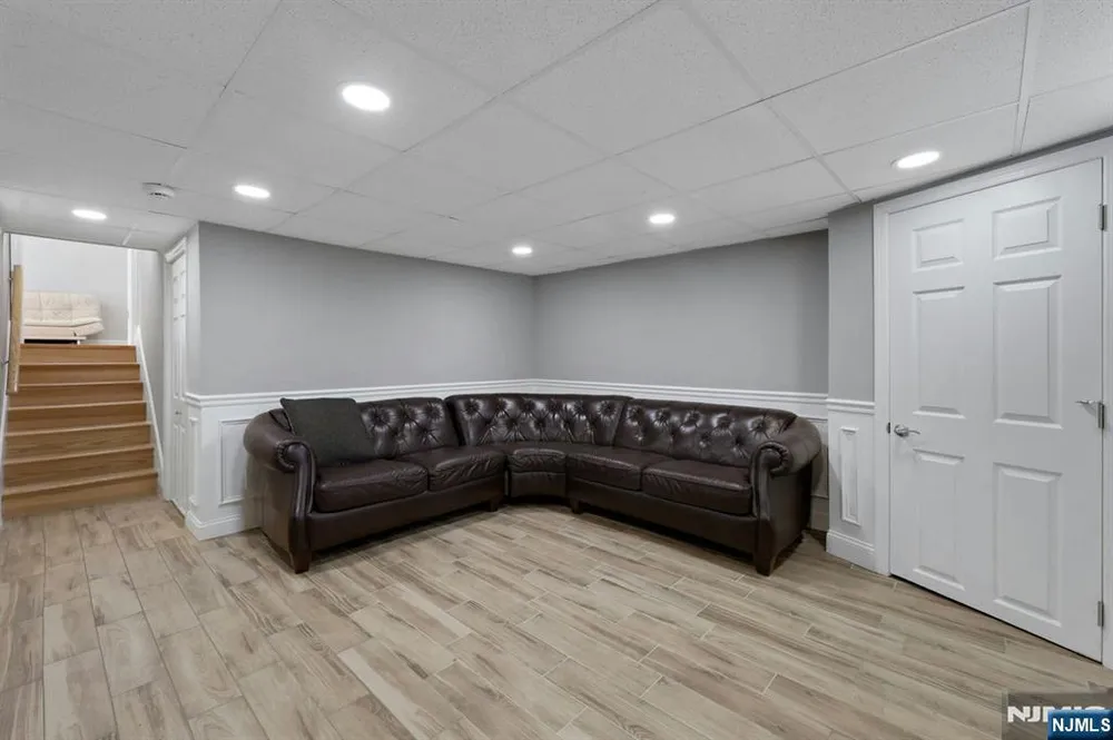 9-09 Elaine Terrace, Fair Lawn, NJ 07410