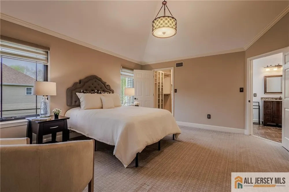 16 South St, Old Bridge, NJ 08857