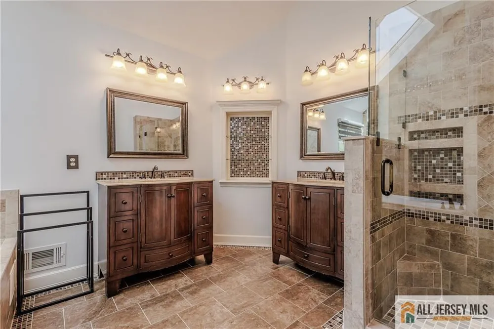 16 South St, Old Bridge, NJ 08857