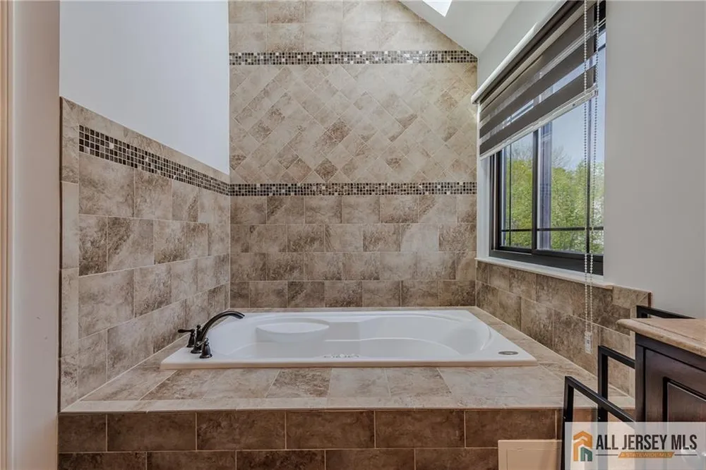 16 South St, Old Bridge, NJ 08857