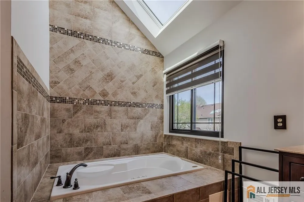 16 South St, Old Bridge, NJ 08857