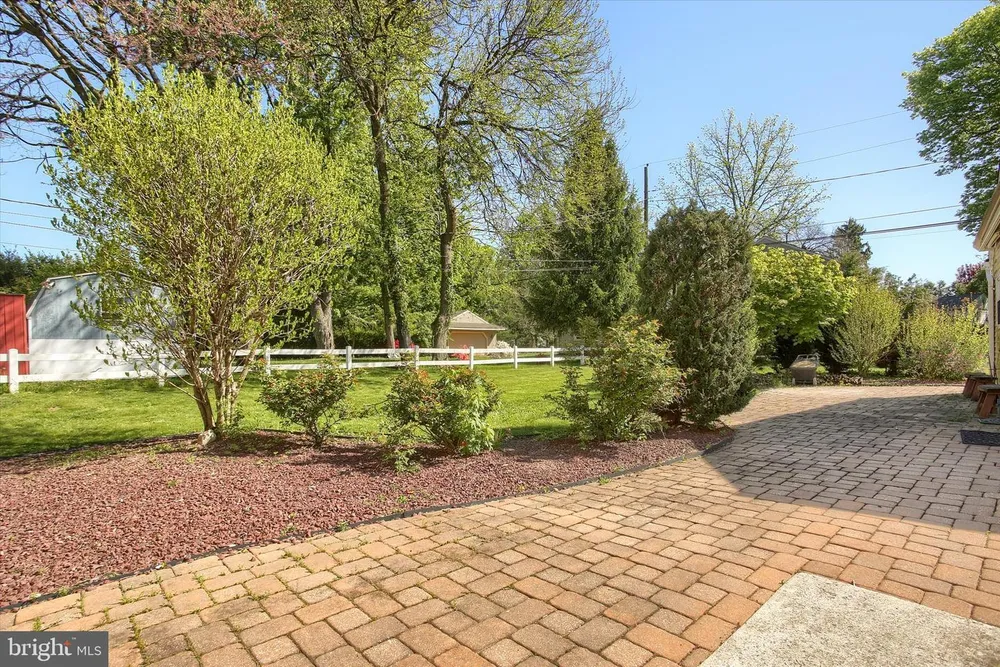 25 Oak Ave, Camp Hill, PA 17011