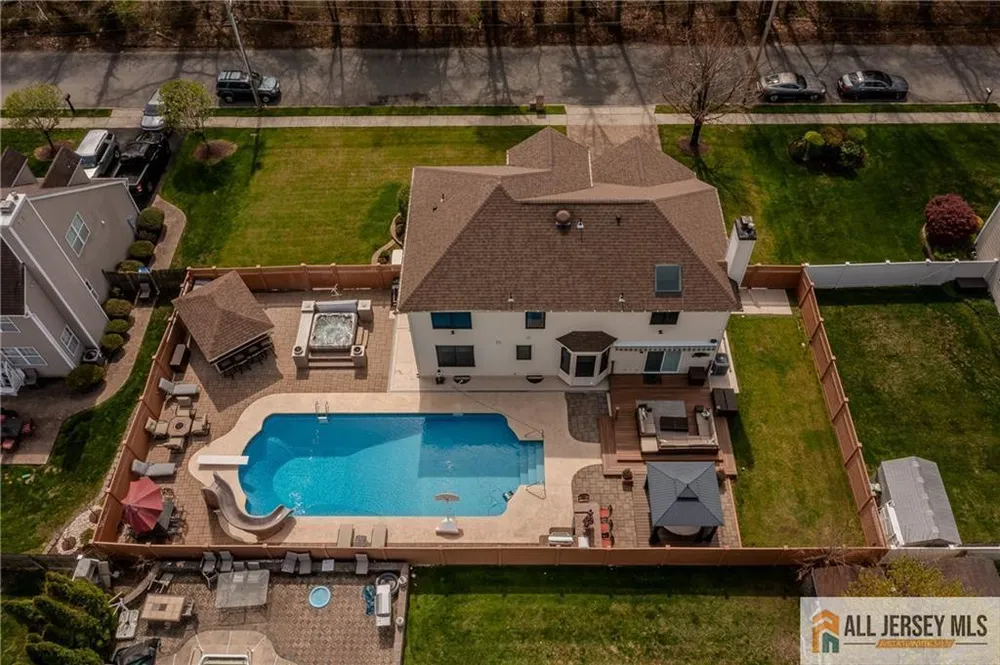 16 South St, Old Bridge, NJ 08857