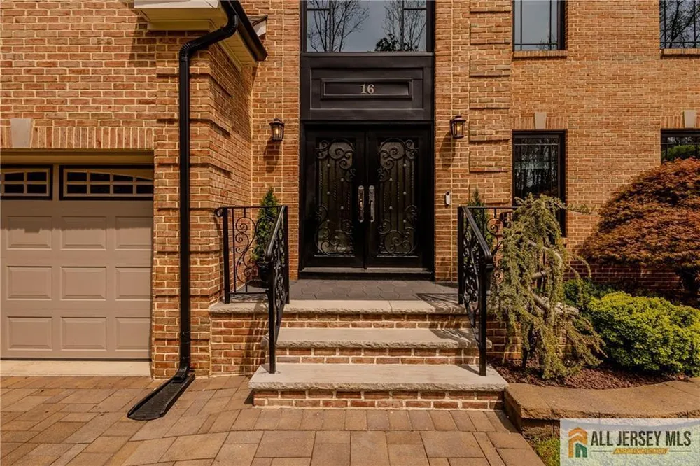 16 South St, Old Bridge, NJ 08857