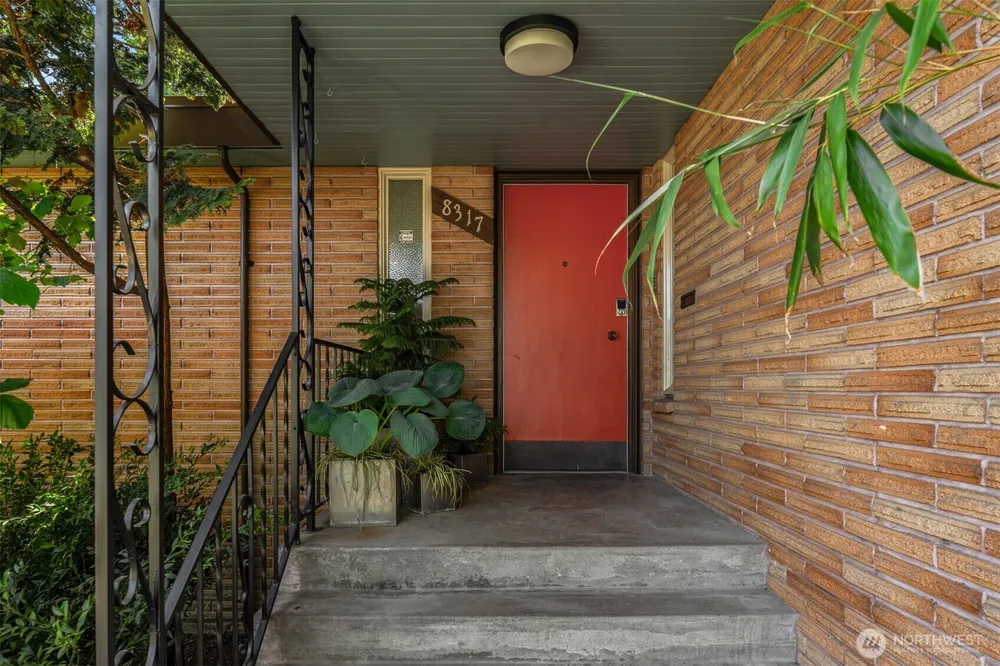 8317 Duncan Ave S, Seattle, WA 98118