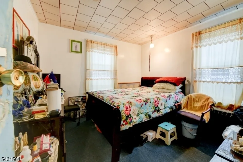147 4th Ave, East Orange, NJ 07017
