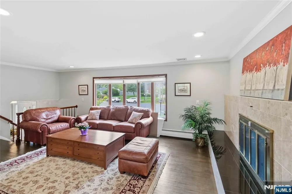 7 Keith Pl, Glen Rock, NJ 07452