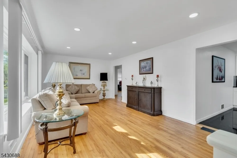 15 Judith Pl, Wayne, NJ 07470