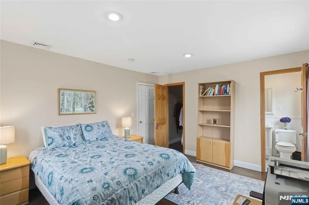 7 Keith Pl, Glen Rock, NJ 07452