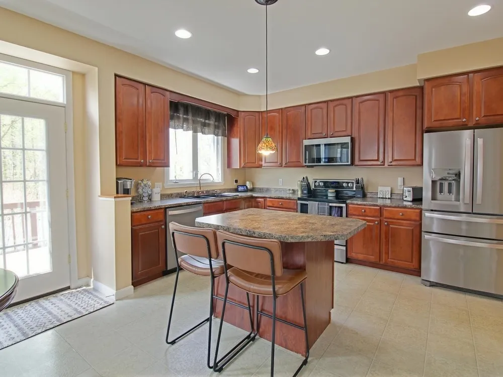 129 Allen Dr, Milton, VT 05468