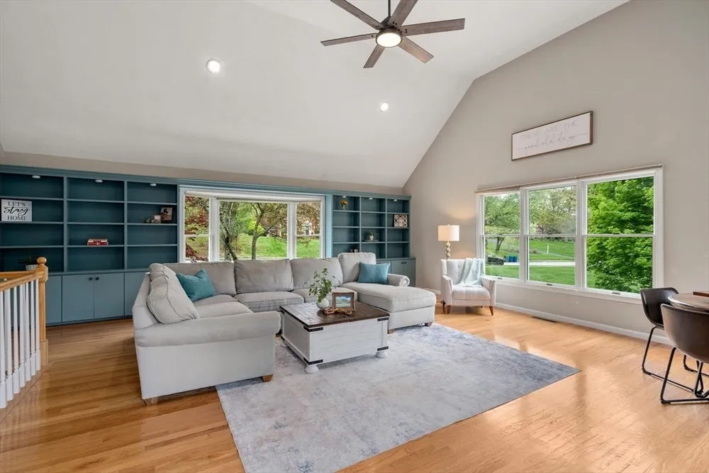 16 Kings Row, North Reading, MA 01864