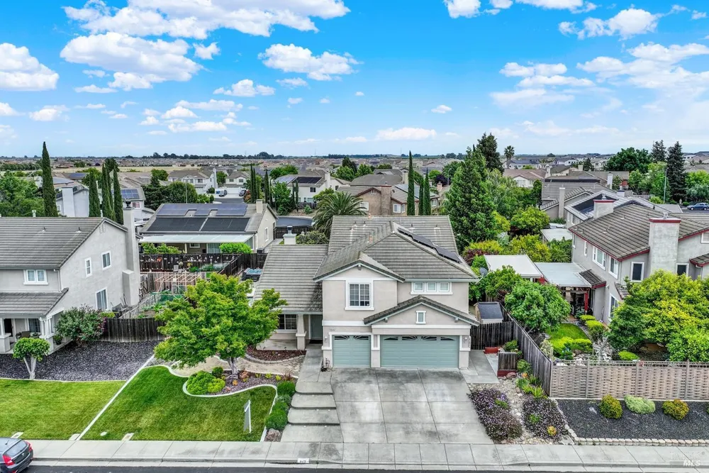 943 Fallsgrove Way, Vacaville, CA 95687