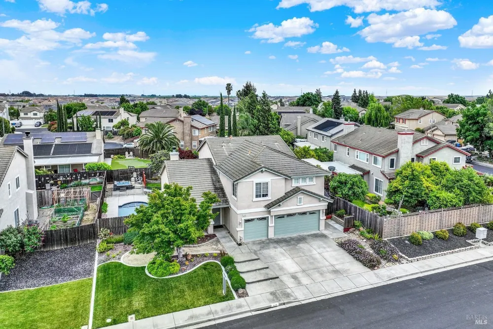 943 Fallsgrove Way, Vacaville, CA 95687