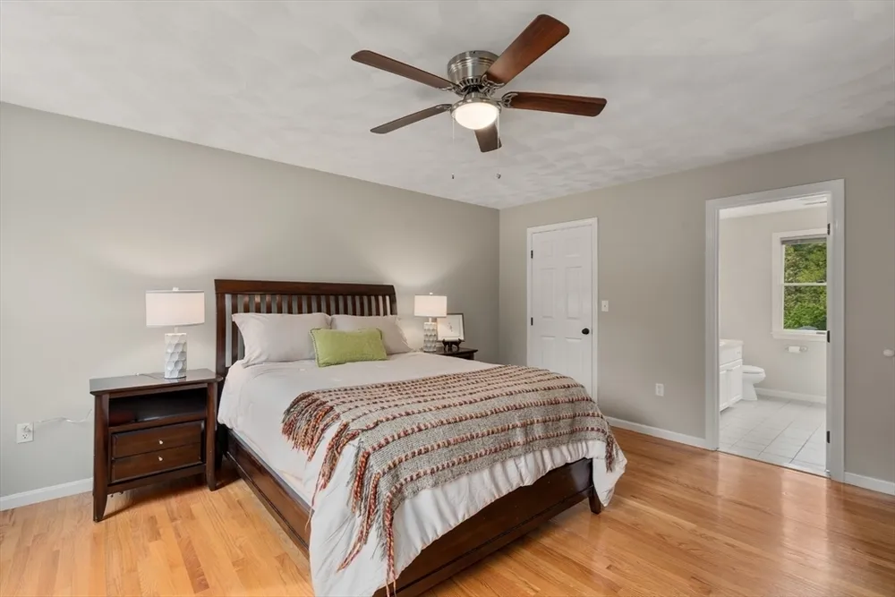 16 Kings Row, North Reading, MA 01864