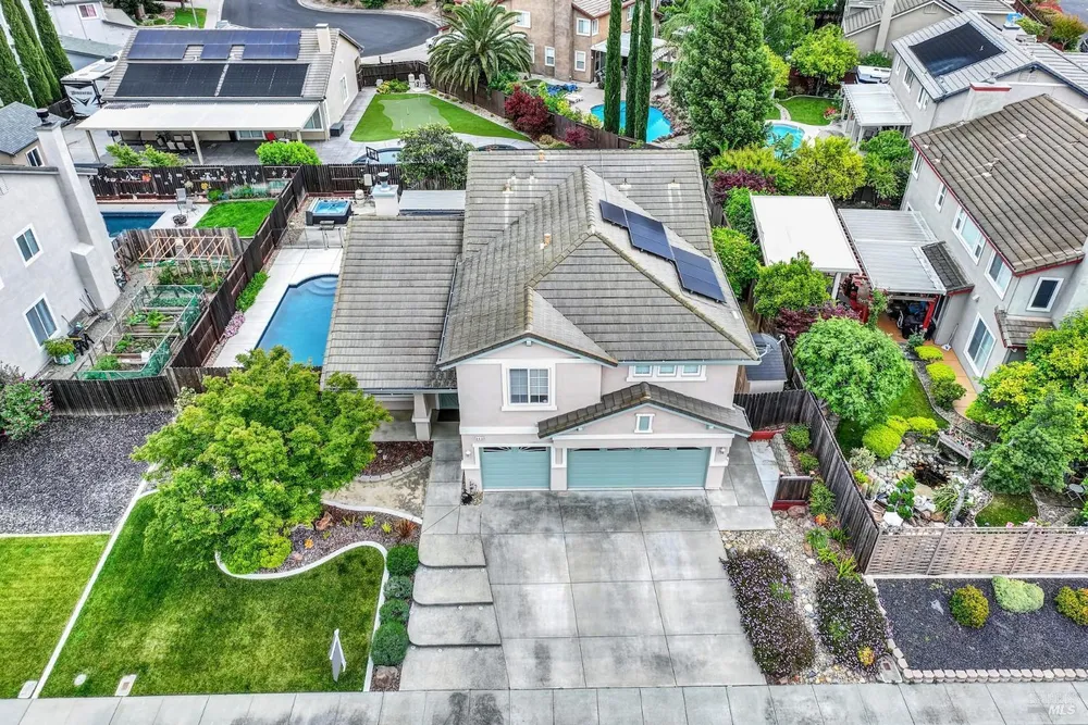 943 Fallsgrove Way, Vacaville, CA 95687