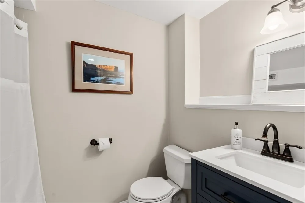 16 Kings Row, North Reading, MA 01864