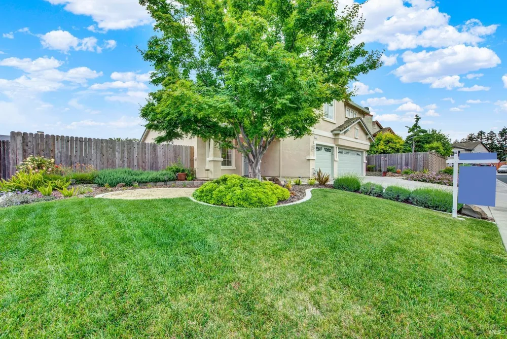 943 Fallsgrove Way, Vacaville, CA 95687