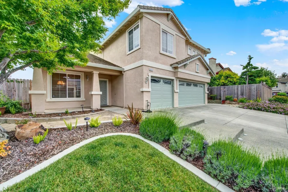 943 Fallsgrove Way, Vacaville, CA 95687