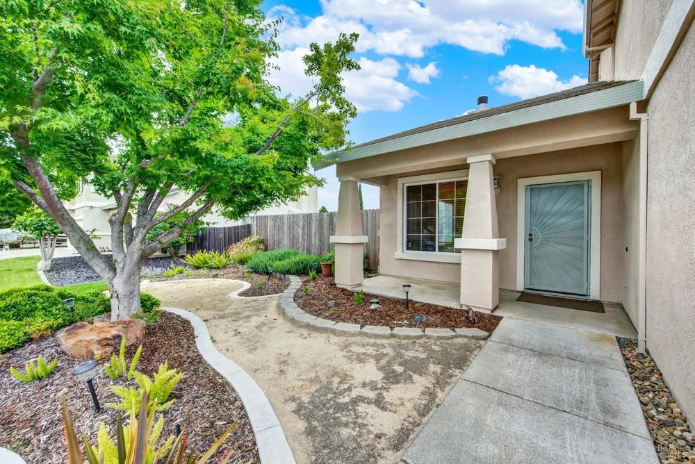 943 Fallsgrove Way, Vacaville, CA 95687