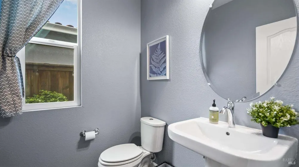 8018 Kenai Ct, Vacaville, CA 95687