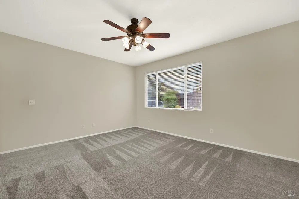943 Fallsgrove Way, Vacaville, CA 95687