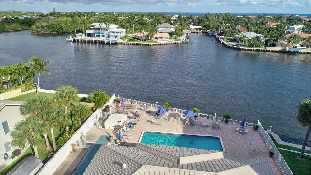 600 Snug Harbor Dr, Boynton Beach, FL 33435-6110