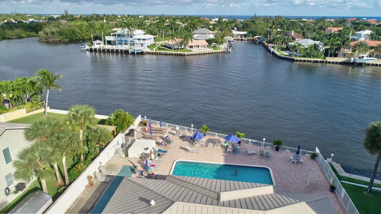 600 Snug Harbor Dr, Boynton Beach, FL 33435-6110
