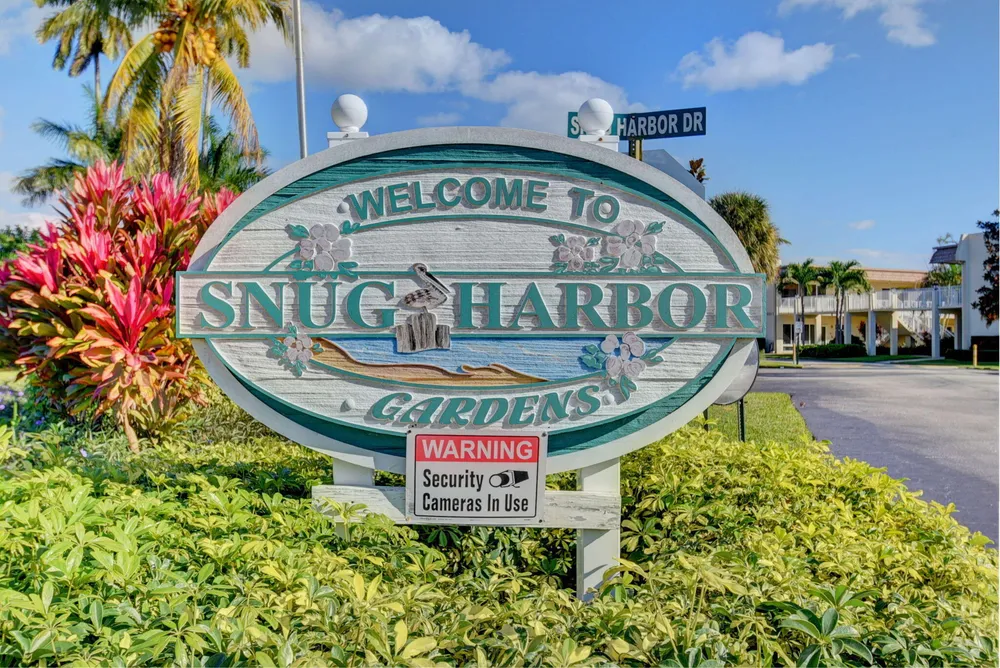 600 Snug Harbor Dr, Boynton Beach, FL 33435-6110