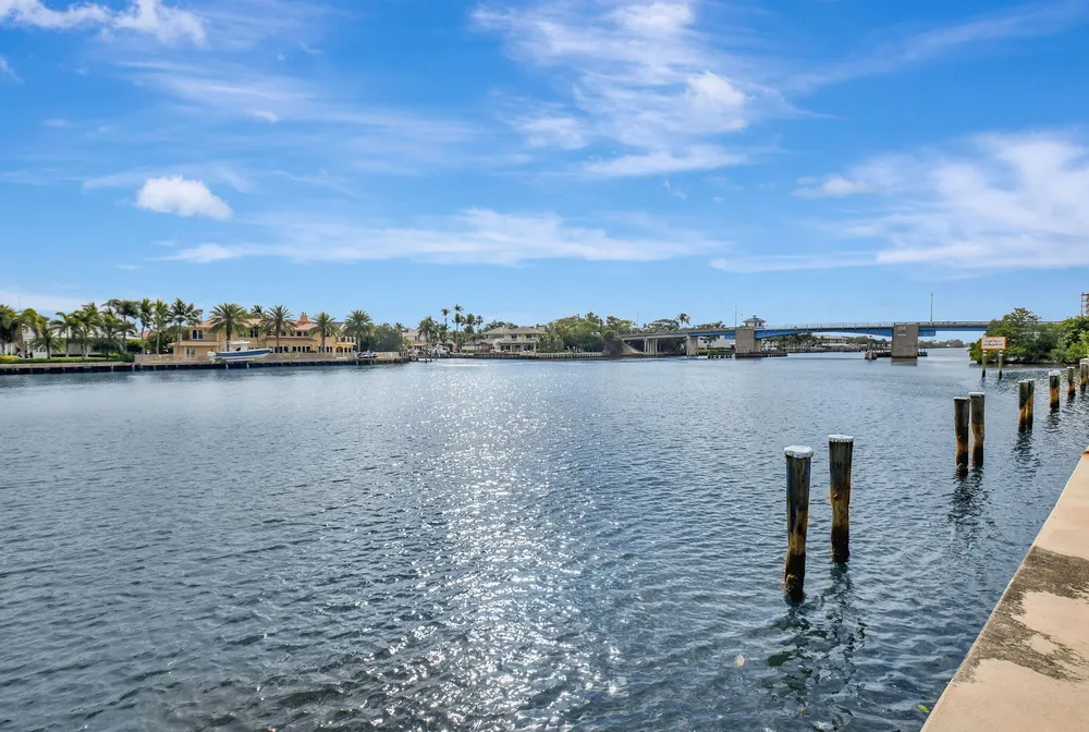 600 Snug Harbor Dr, Boynton Beach, FL 33435-6110