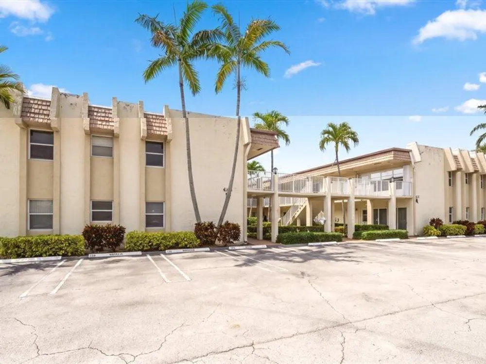 600 Snug Harbor Dr, Boynton Beach, FL 33435-6110