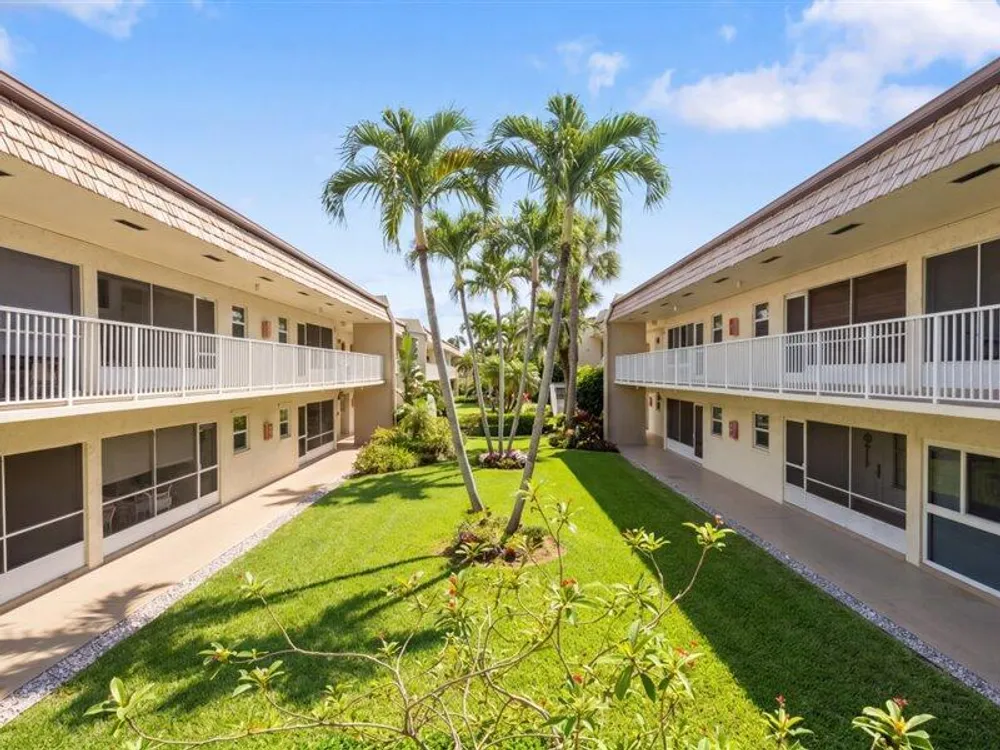 600 Snug Harbor Dr, Boynton Beach, FL 33435-6110