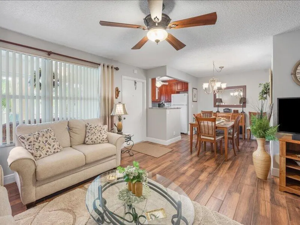 600 Snug Harbor Dr, Boynton Beach, FL 33435-6110
