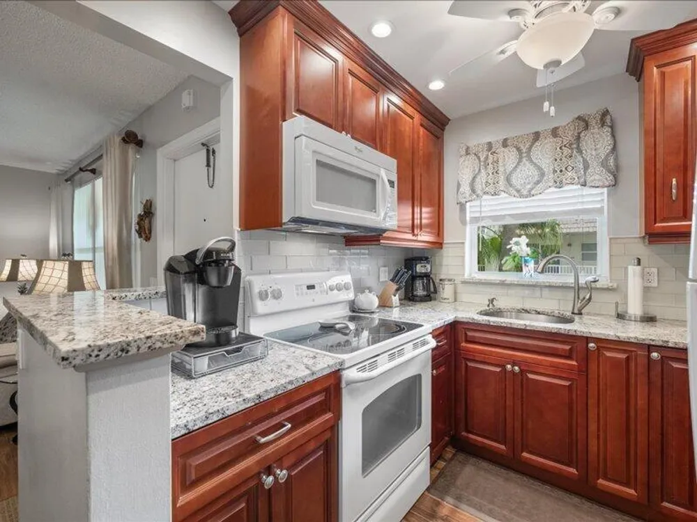 600 Snug Harbor Dr, Boynton Beach, FL 33435-6110