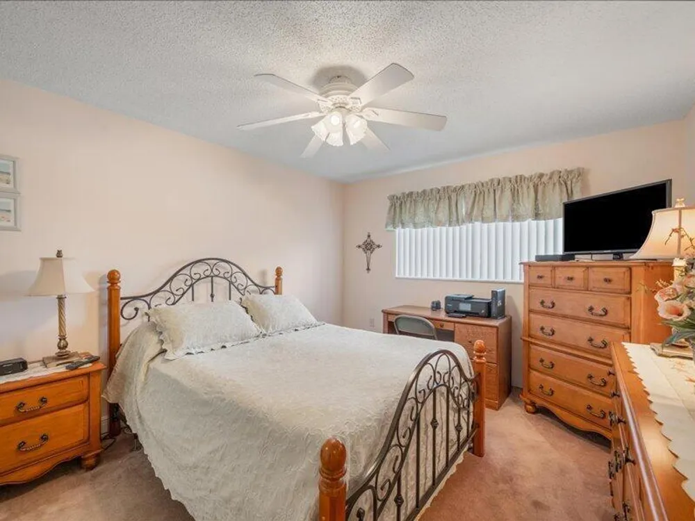 600 Snug Harbor Dr, Boynton Beach, FL 33435-6110