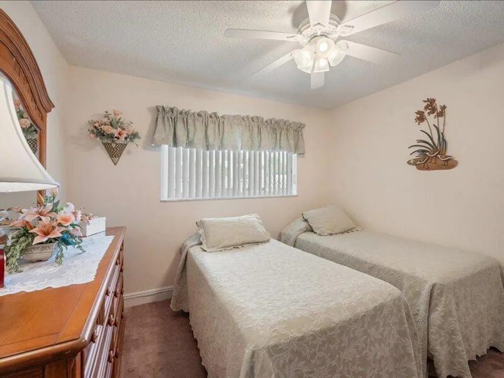 600 Snug Harbor Dr, Boynton Beach, FL 33435-6110