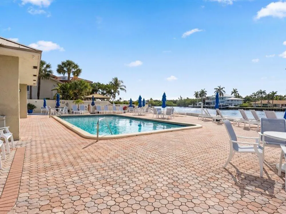 600 Snug Harbor Dr, Boynton Beach, FL 33435-6110