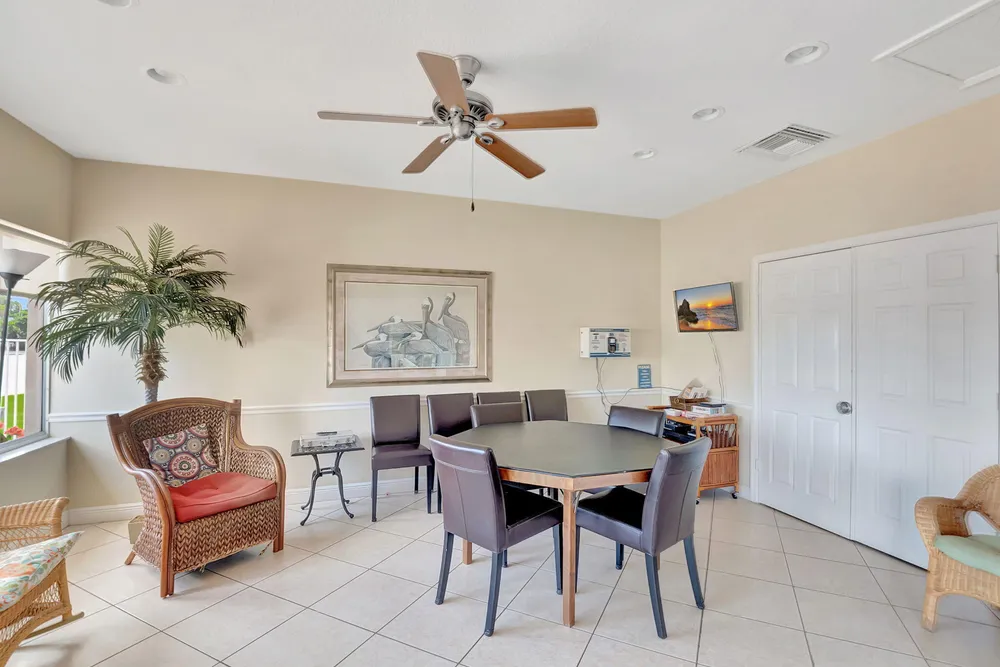 600 Snug Harbor Dr, Boynton Beach, FL 33435-6110