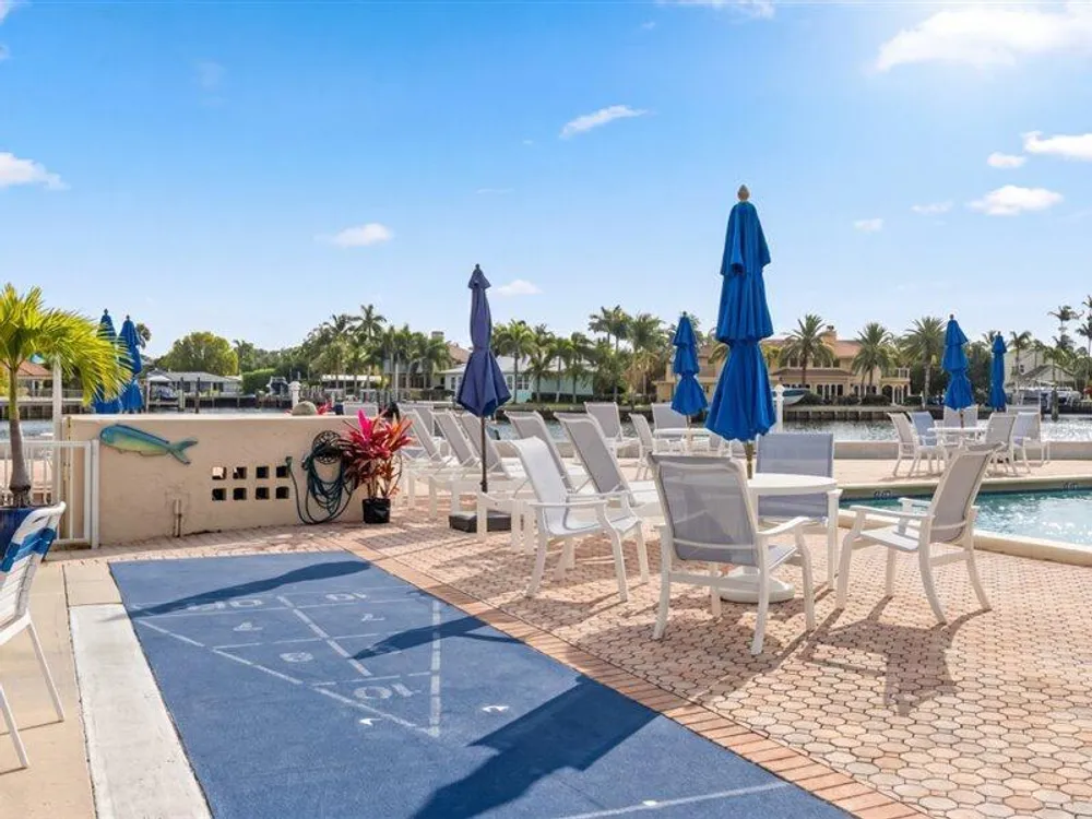 600 Snug Harbor Dr, Boynton Beach, FL 33435-6110