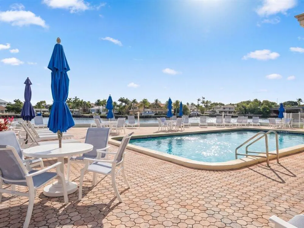 600 Snug Harbor Dr, Boynton Beach, FL 33435-6110